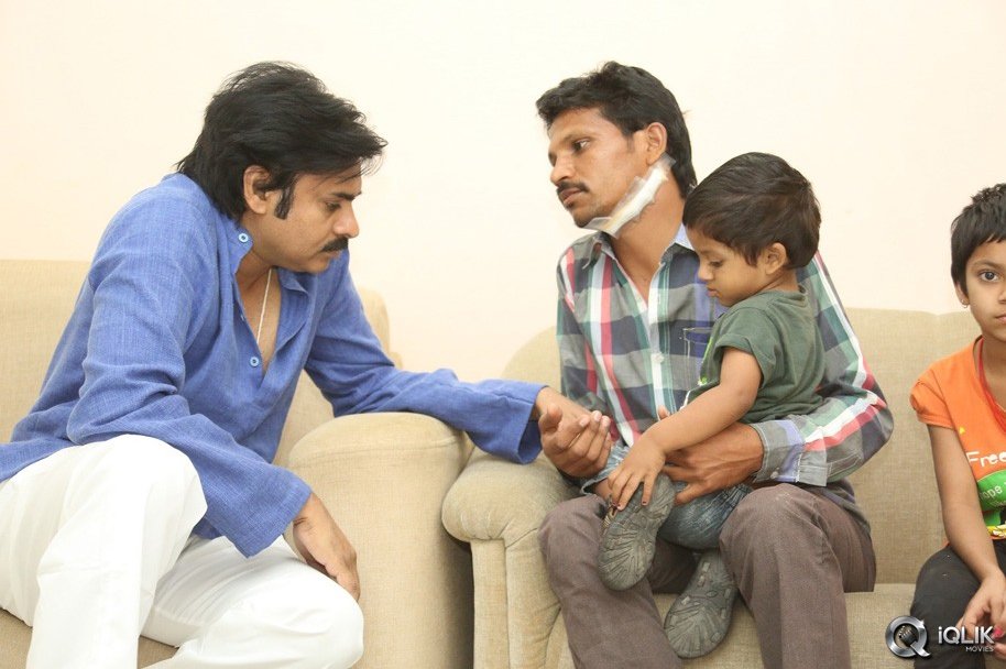 Pawan-Kalyan-Meets-His-Fan-Karuna-Srinivas